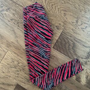 K-Deer legging length red and black leggings- size XL